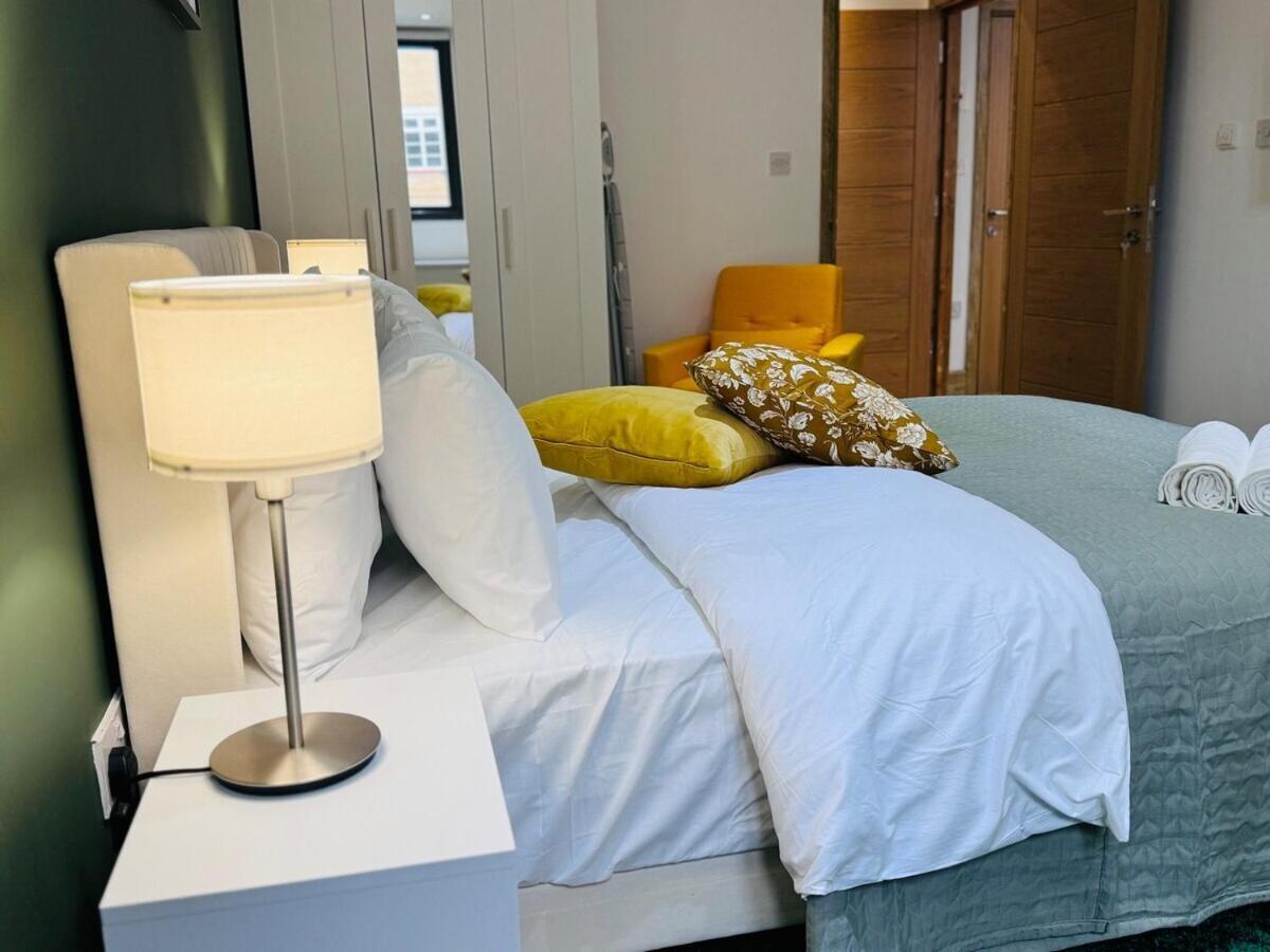 The Edge Ft4 Apartment ลอนดอน ภายนอก รูปภาพ